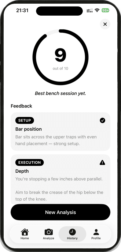 GymForm analysis screen showing a form score of 9 out of 10 with feedback